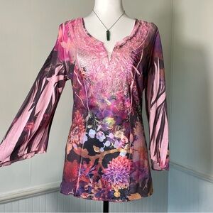 B.L.E.U. - Pink Purple Floral Beaded 3/4 Flared Sleeve Side Slit Top